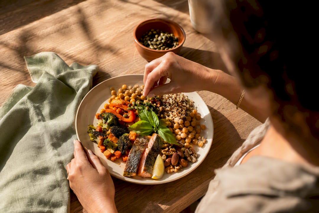Mediterranean-style plate for autoimmune nutrition